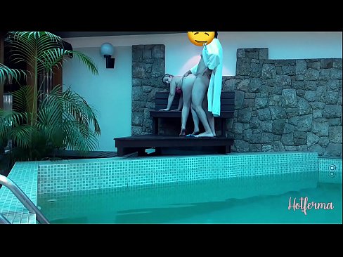 ❤️ Patron hizmetçiyi havuza davet eder ama bir sıcağa dayanamaz ️ Seks videosu pornoda tr.japangaysex.ru ️❤